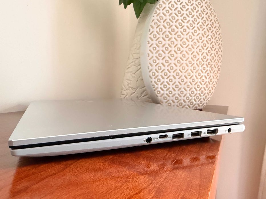 Asus VivoBook 15 M1502Y|15.6"FullHD|Ryzen 7-7730u|16Gb Ram|Ssd 512Gb|