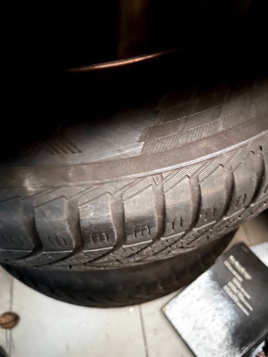 Диски Landrover, з шиною Yokohama 215 65 R16 зима