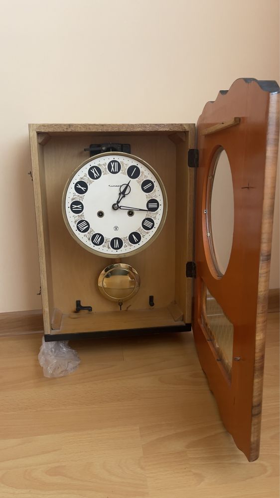 Настінний годинник «Янтар», з боєм