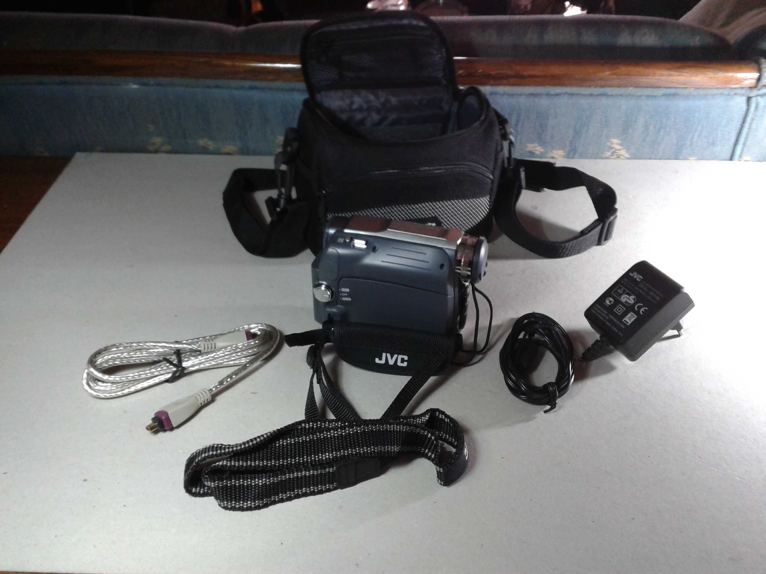 mini DV - JVC (câmara filmar) + Portátil c/firewire