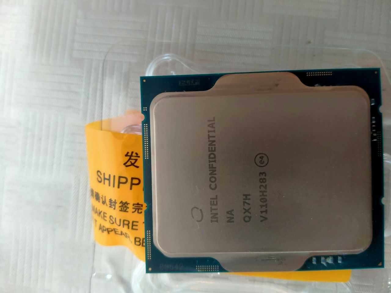 Intel Core i9-12900KF ES QX7H 24 потоків