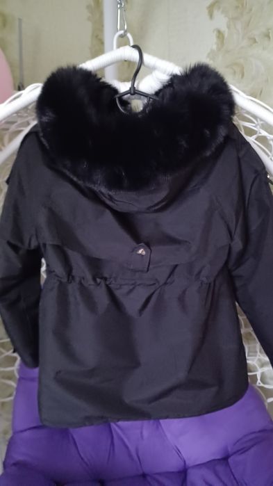 Парка жіноча розмір S.