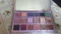 Huda Beauty Mercury Retrograde paleta