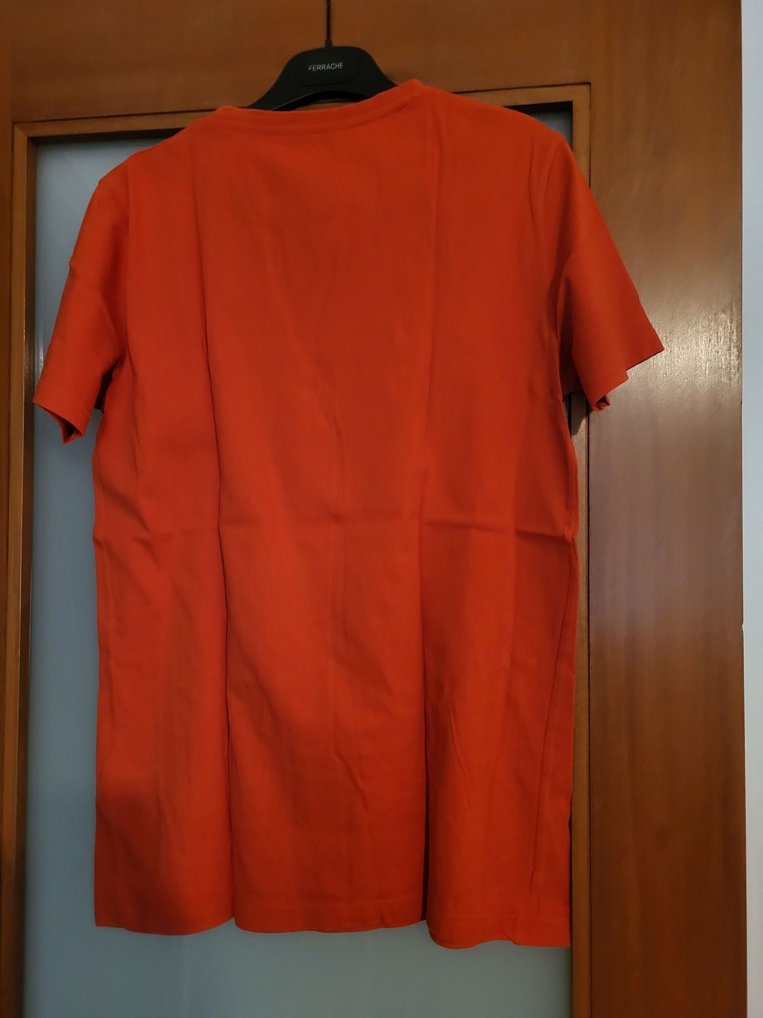 T-shirts tamanho 18 anos