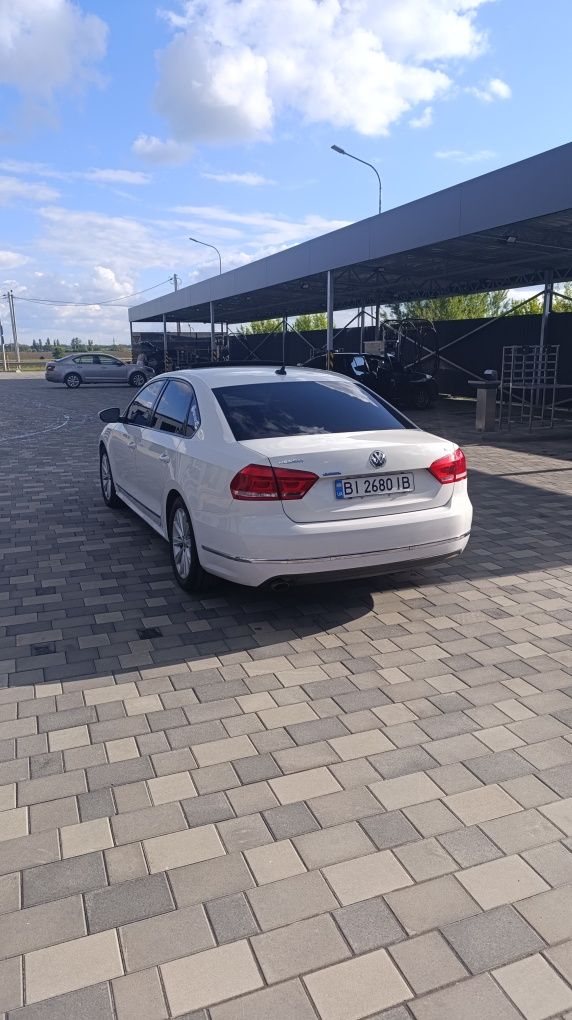 Volkswagen Passat b7 2.5л SEL nms 2012