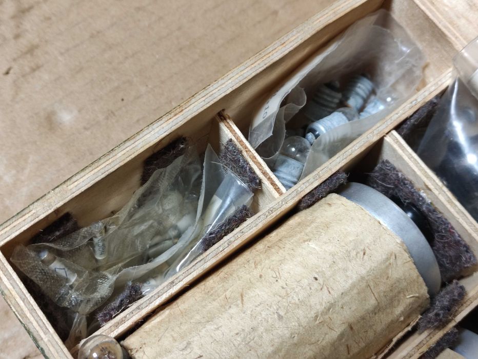 Lampy elektronowe GU-50 CCCP komplet 4 szt. ZIP radiostacja R-111 PRL