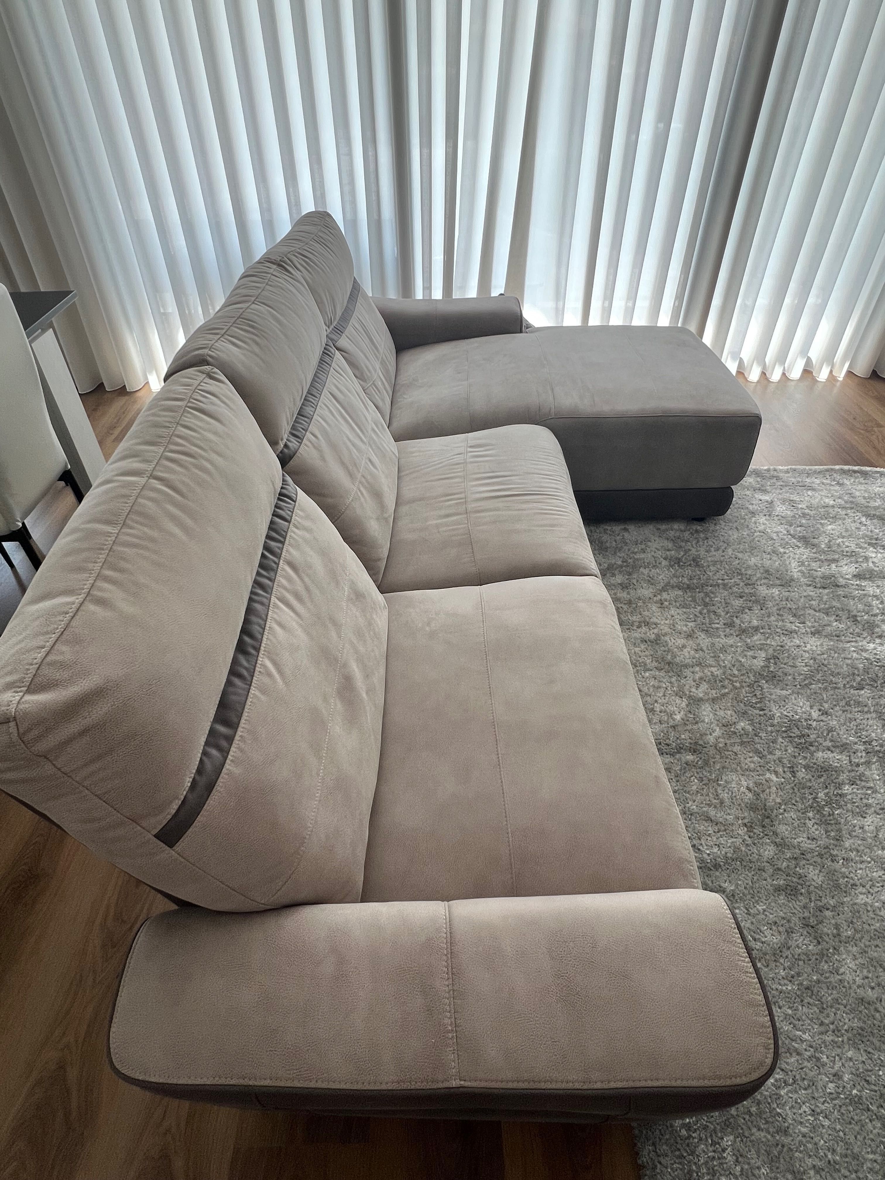 Sofá com chaise longue