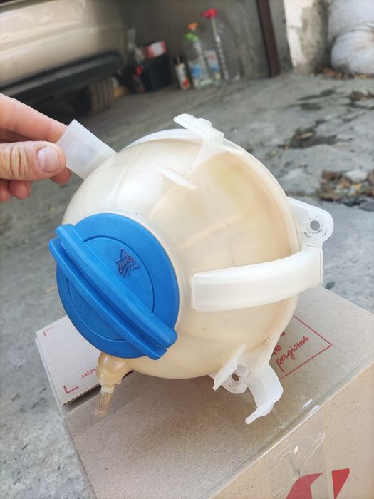 Расширительный бачок охлаждения, Пассат В7