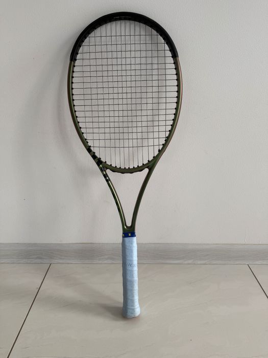 Wilson Blade V8 16x19 305g (L2) – świetny stan, świeży naciąg