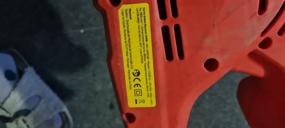 Corta sebes eléctrico