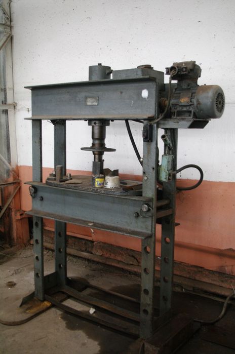 Прес Окс1671 зусилля 40 тон робочій