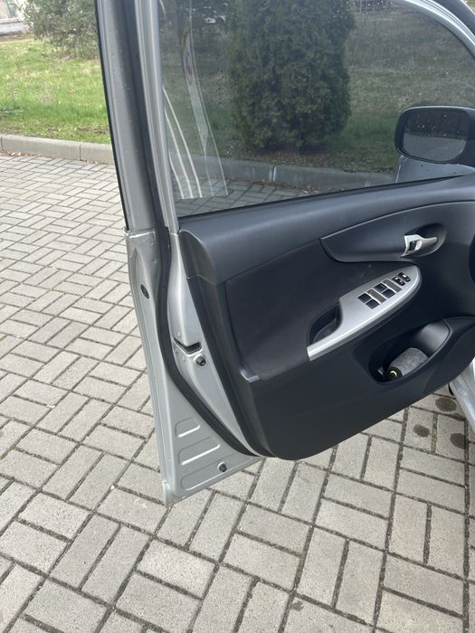 Продам своє офіційне авто