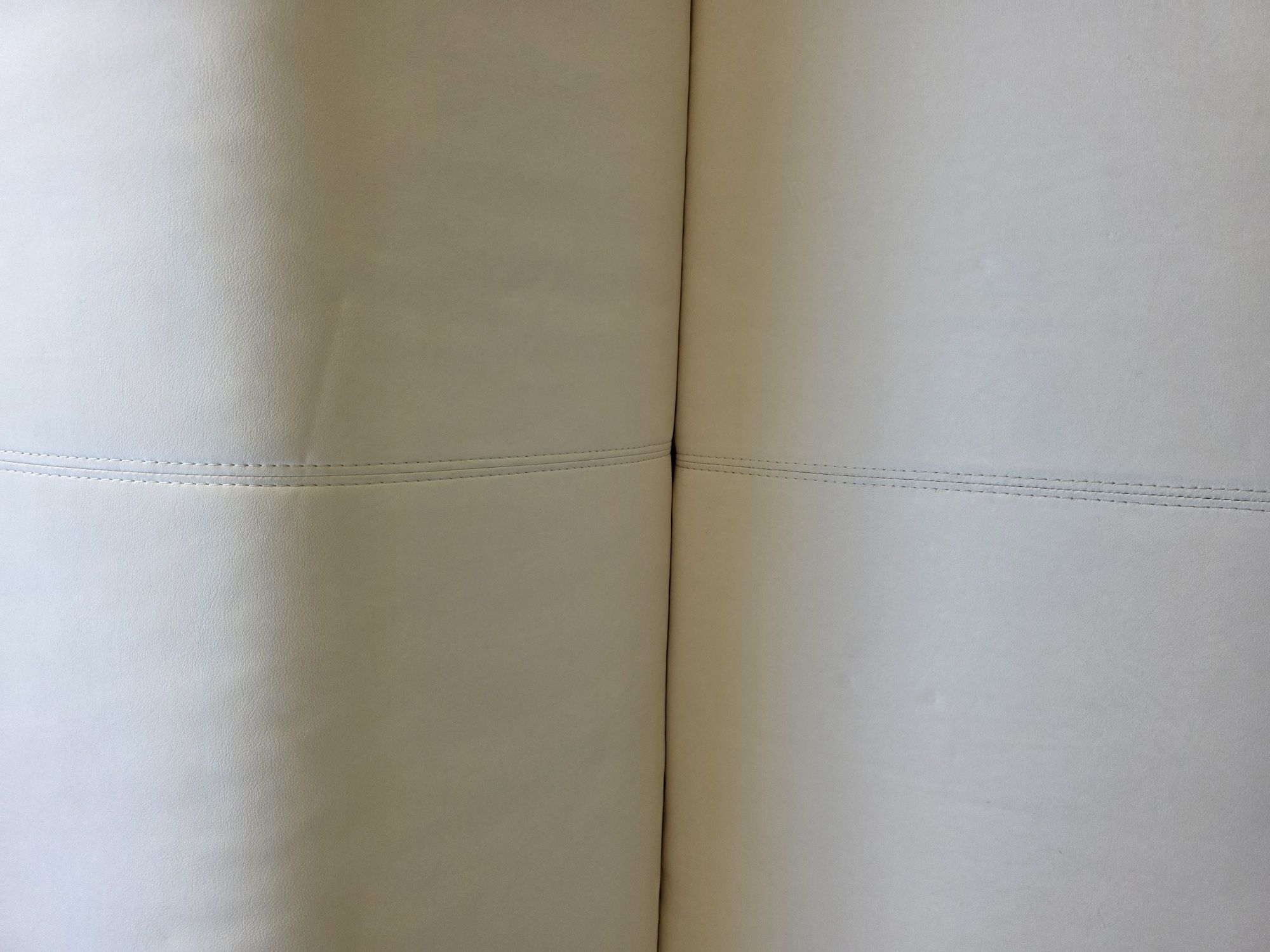 Sofá IKEA Pele Branco Klippan