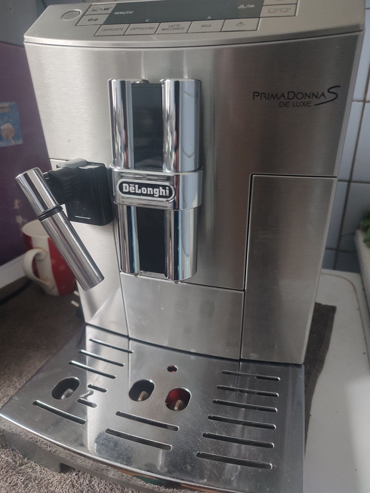 Кавомашина DeLonghi PrimaDonna S DeLuxe кавоварка