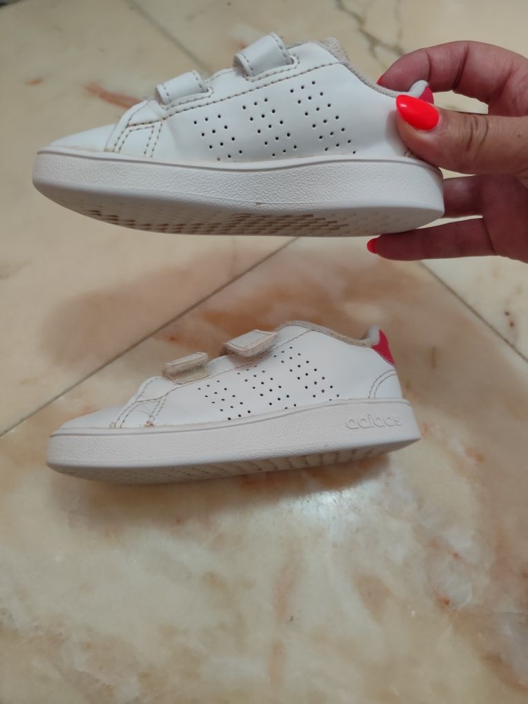Sapatilhas adidas 23