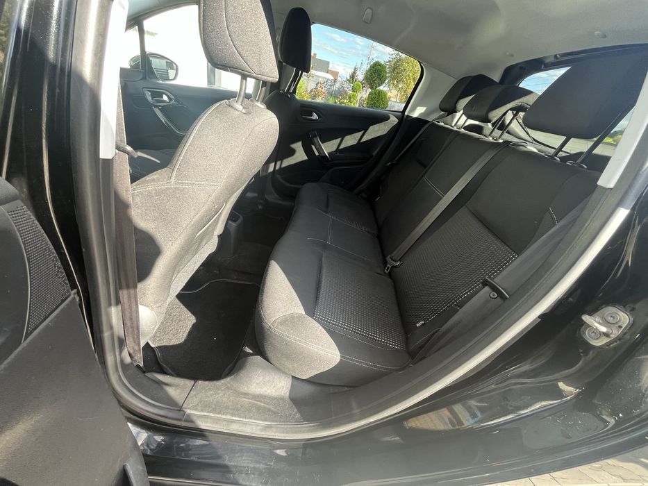 Peugeot 208 lift 18r 1.2 allrue chrom parki tablet elektryka