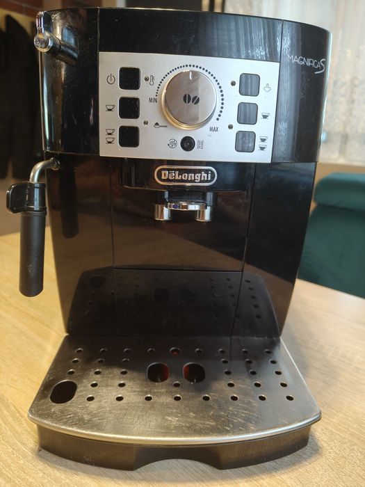 Ekspres do kawy Delonghi Magnifica S Ecam