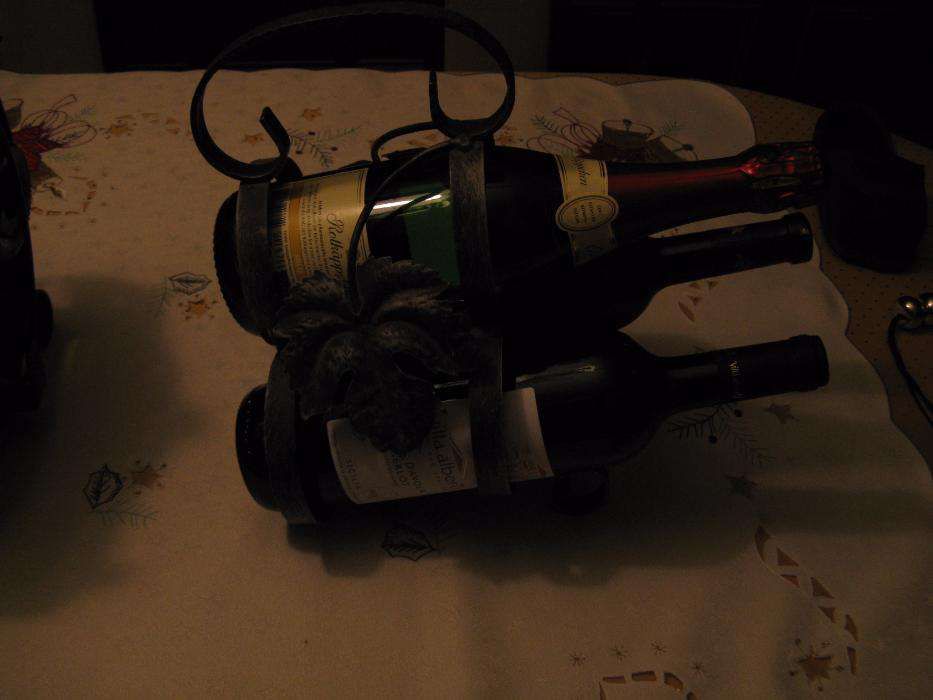 stojak na butelki ,kute żalazo