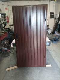 Drzwi zewnętrzne metalowe do garażu wiaty na budowę lub pomieszczenia