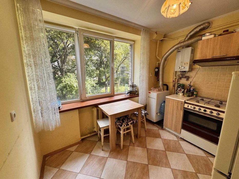 Продаж 2 кімнатної квартири з ремонтом, вул. Зарицьких / Франка, Львів