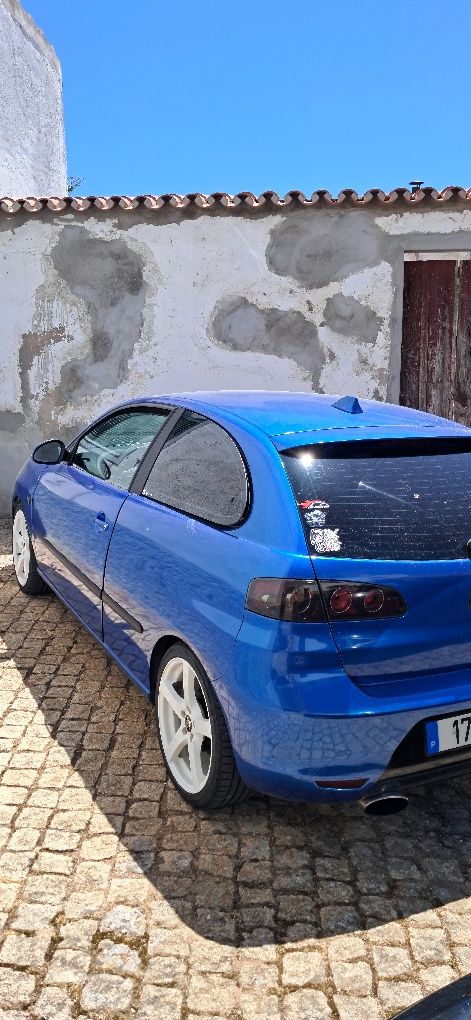 Vendo Seat 6l impecável.