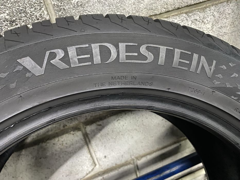 Всесезонні шини 215/55 R17 (98V) VREDESTEIN