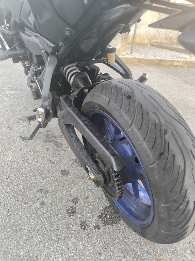 Yamaha tracer 7 com extras