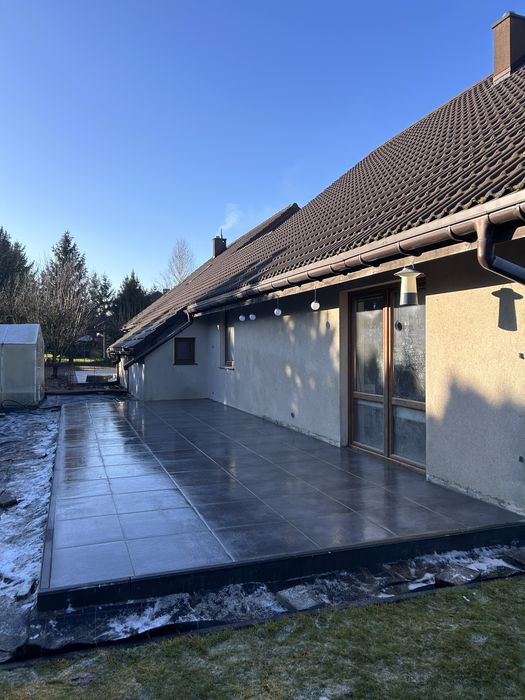 Brukarstwo Budowa ogrodów Trawniki Systemy nawadniające Prace ziemne