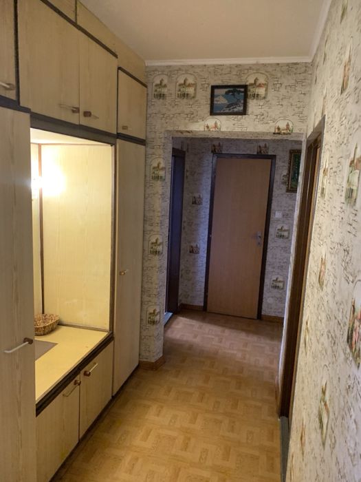 Здається 2 кімнатна квартира на Макулані .