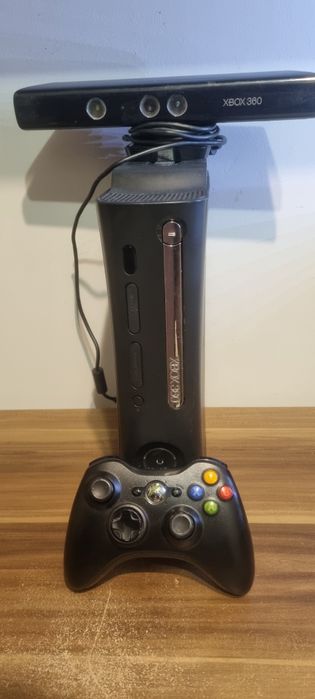 Xbox 360 RGH 3 Kinect Pad 500GB po SPA sporo gier