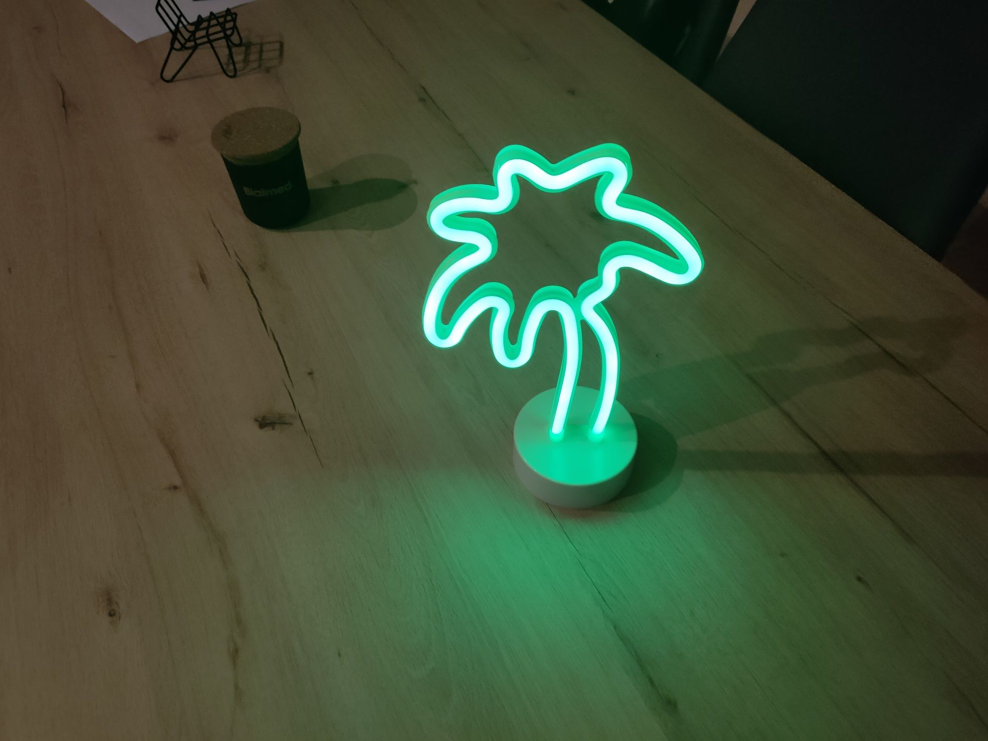 Lampka LED palma