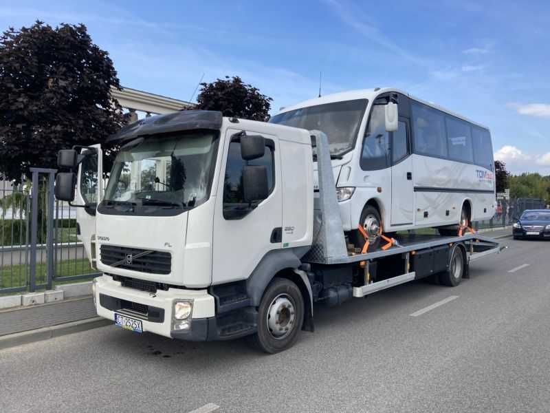 Laweta Holowanie Toruń Transport maszyn rolniczych Pomoc drogowa