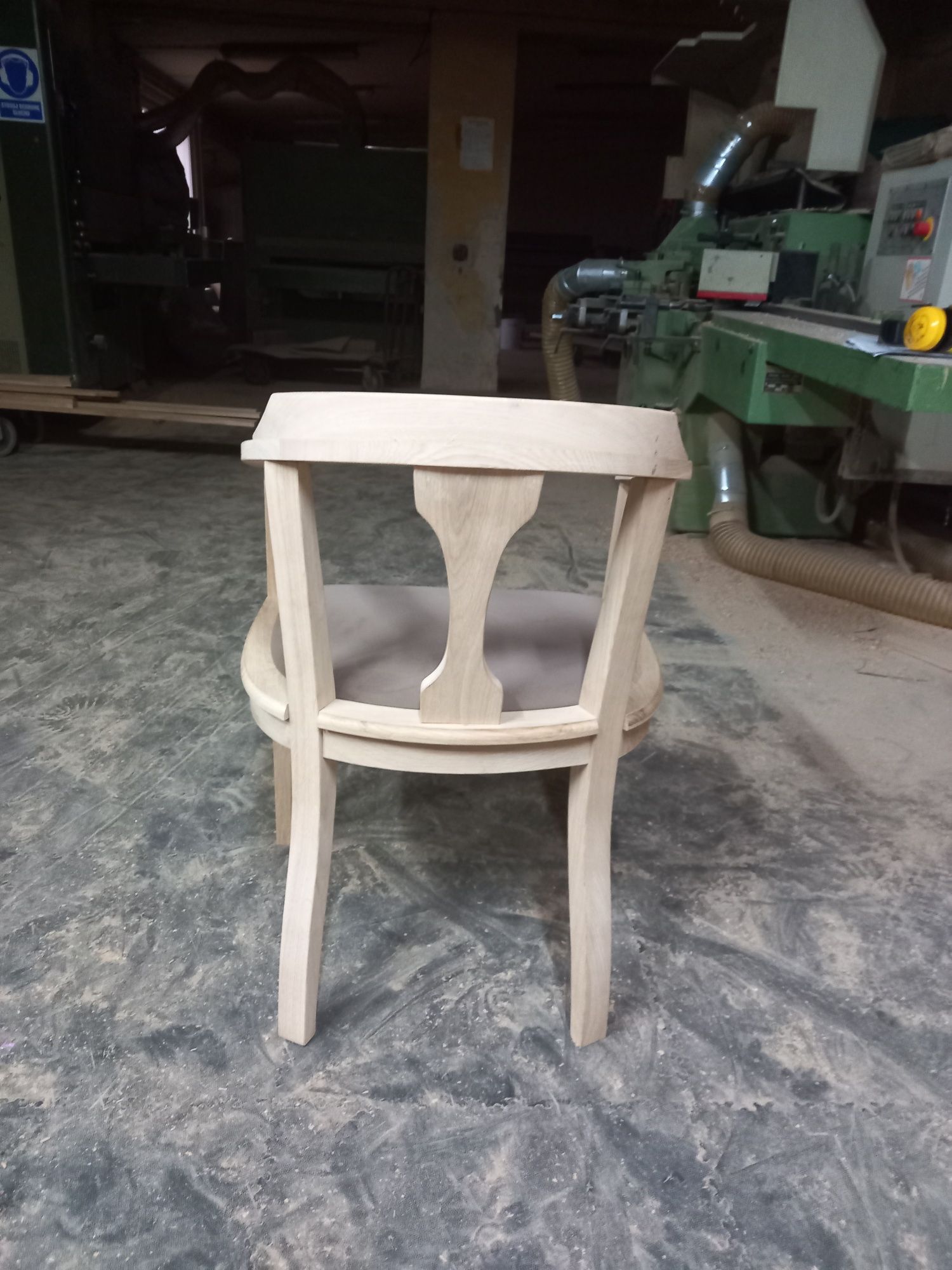 Krzesło dębowe z podłokietnikami