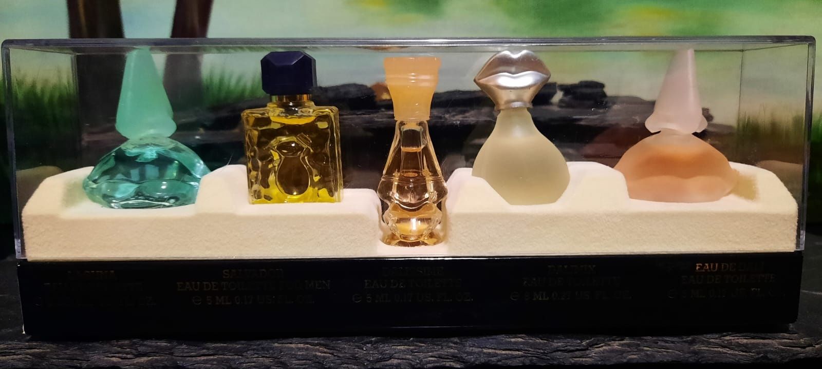 Coffret com cinco perfumes miniatura originais