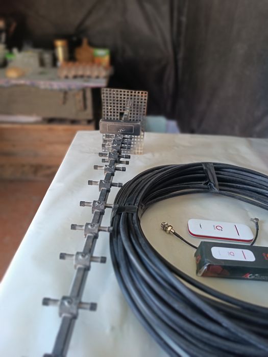 Комплект 4G зв'язку та інтернета. Працює до 25 км.