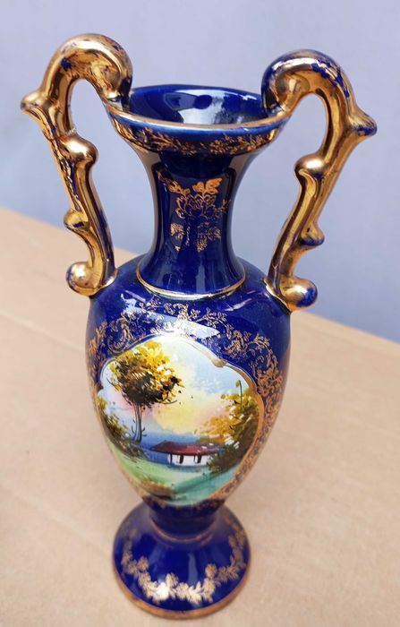 Jarra e guarda joias de porcelana