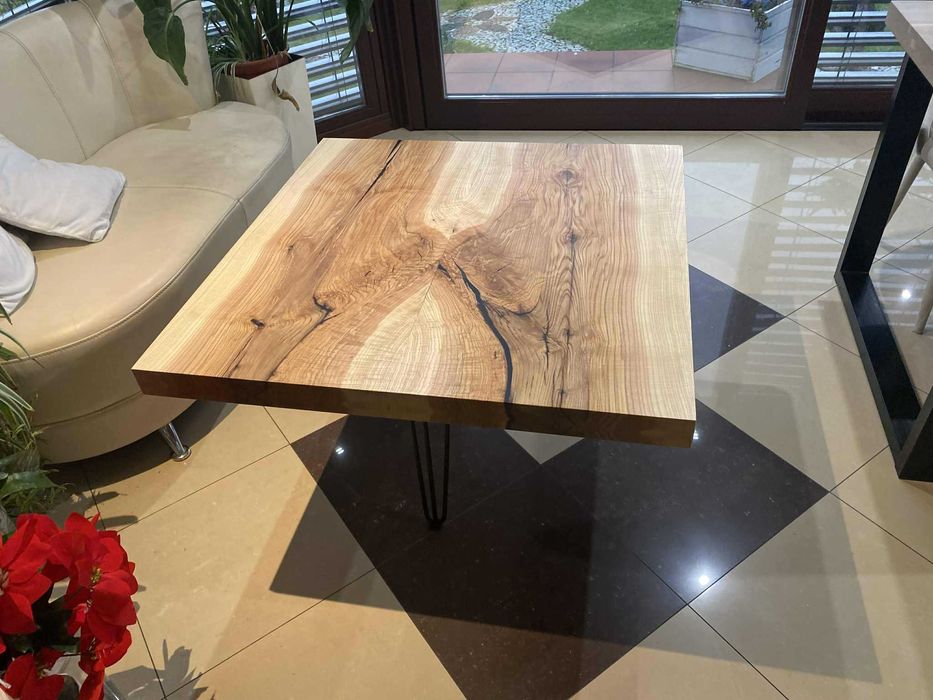 Stół drewniany z żywicą dostawka lub stolik do kawy, ławy. OD RĘKI