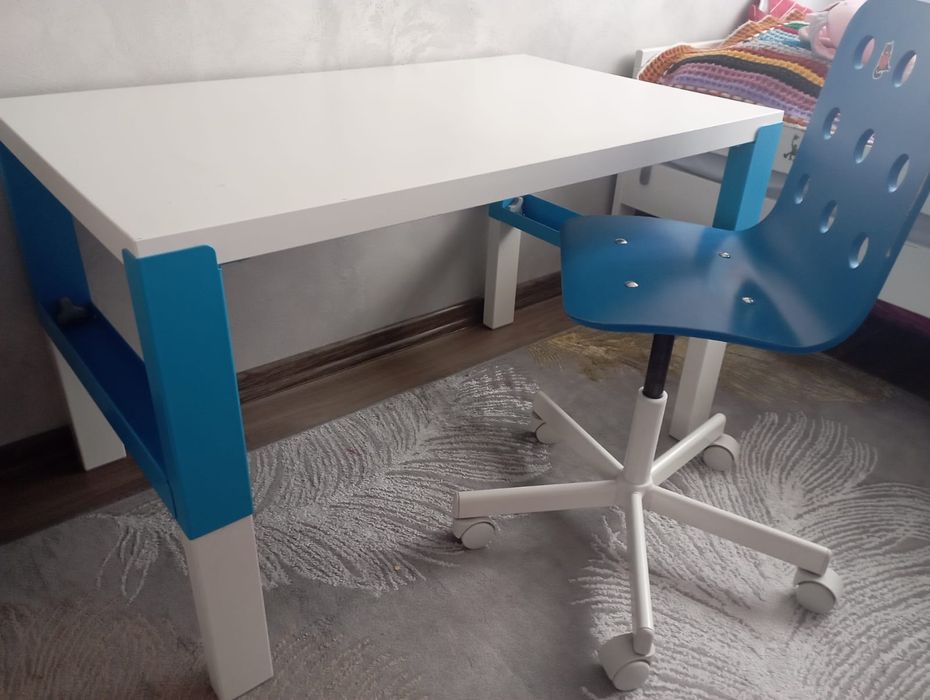 Biurko łózko krzesło dziecięce