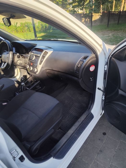 Sprzedam Kia cee'd 2011