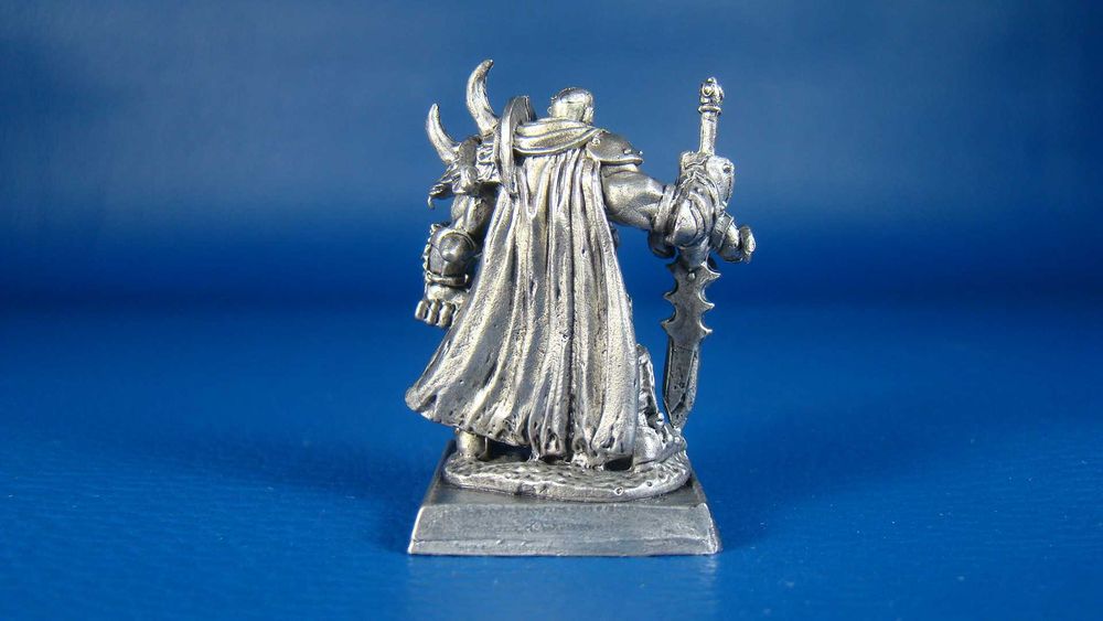 Metalowa Figurka Pogromca zła Borys do gry RPG DnD 30 mm