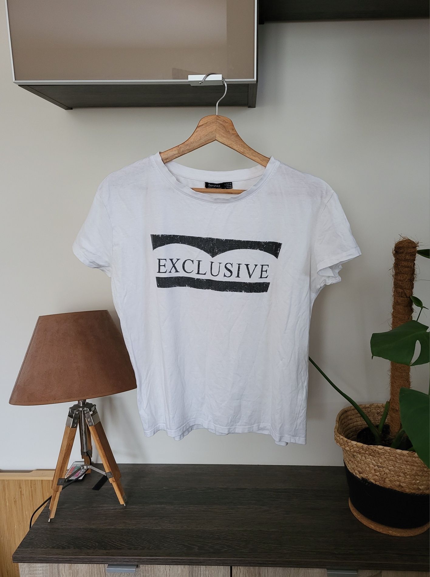 Koszulka / t-shirt biały 'Exclusive' Bershka