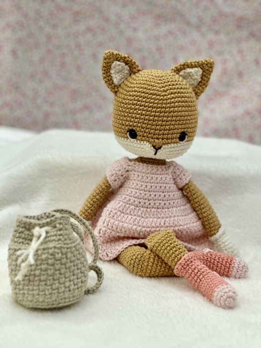 Raposa em amigurumi / croché