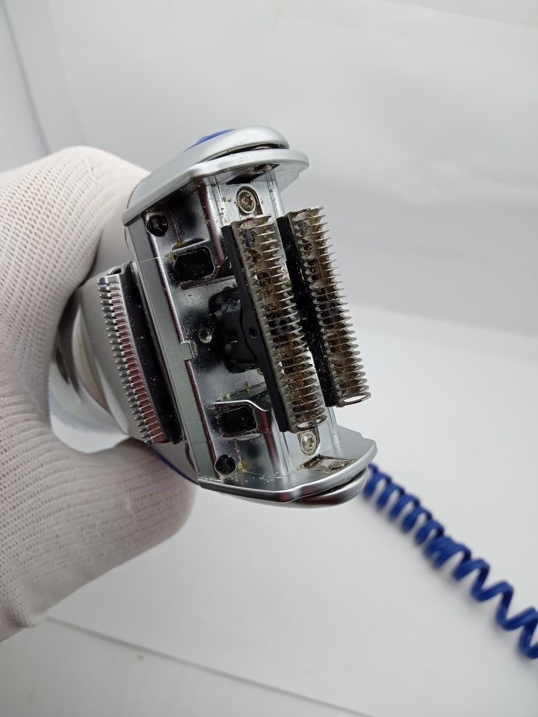 Нимецкая машинка для бритья  BRAUN