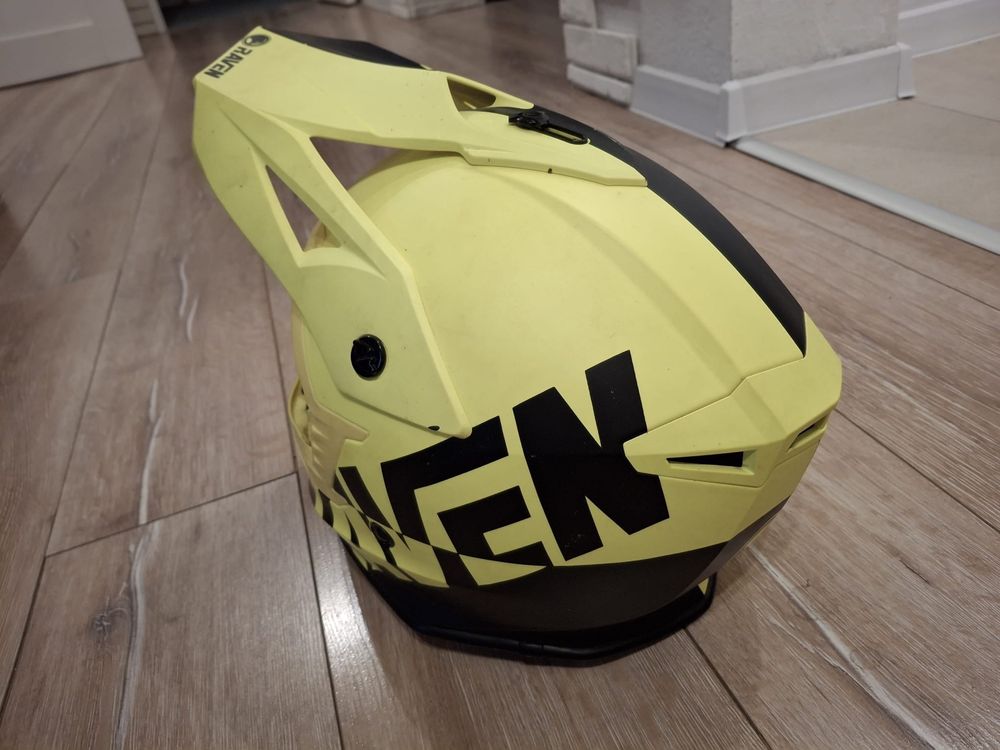 kask cross raven zielono-czarny