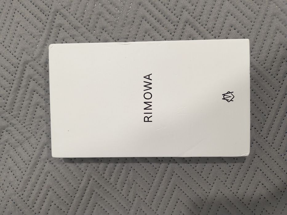 Capa de luxo estilo mala para iPhone 17, 16, 15 e 14 Pro Max