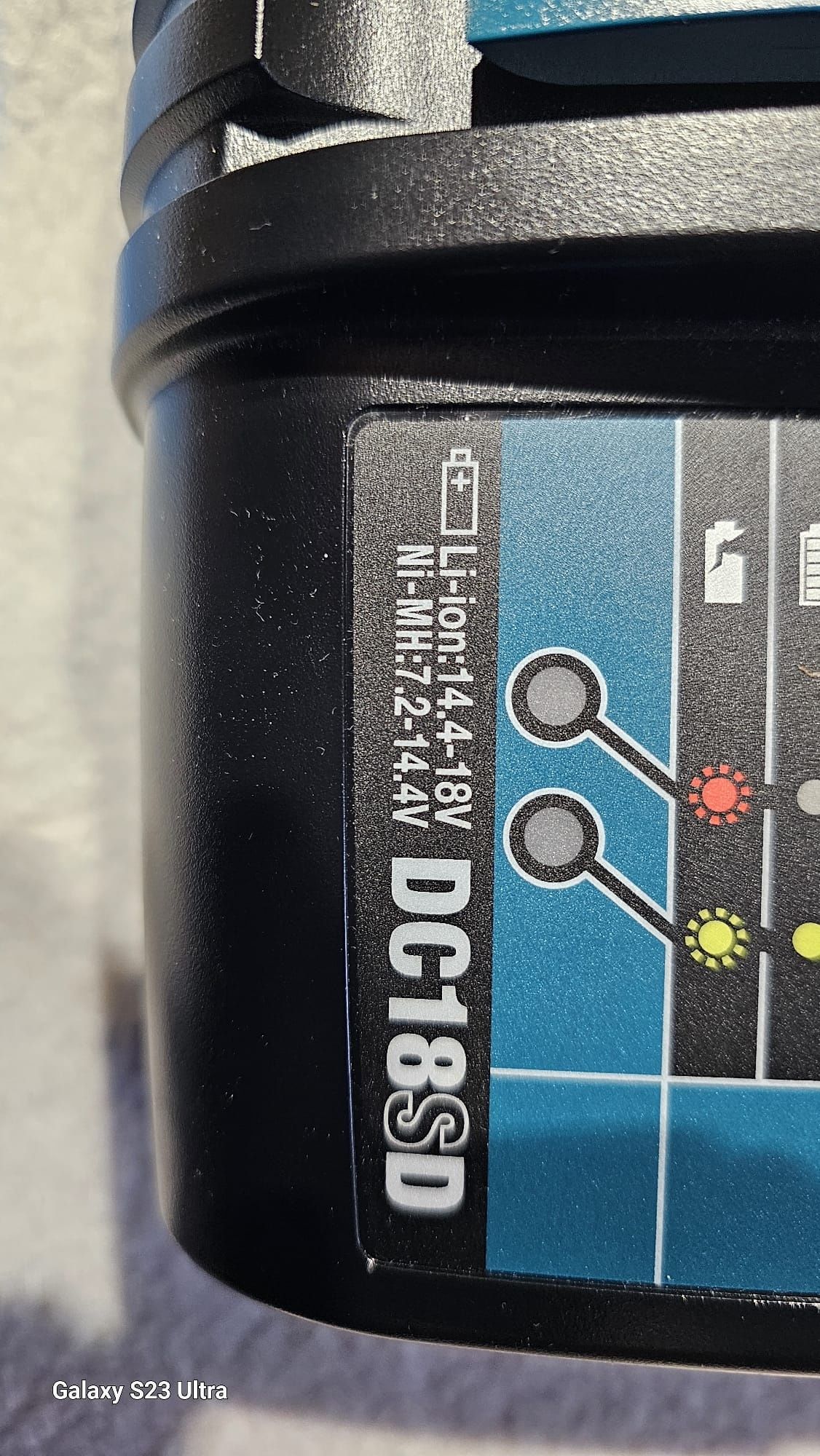 Zestaw dwóch wkrętarek Makita DDF 453