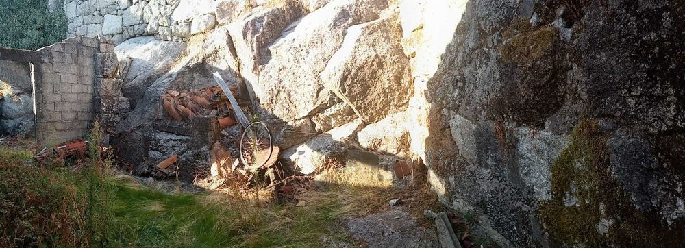 Casa de aldeia à venda em Telões