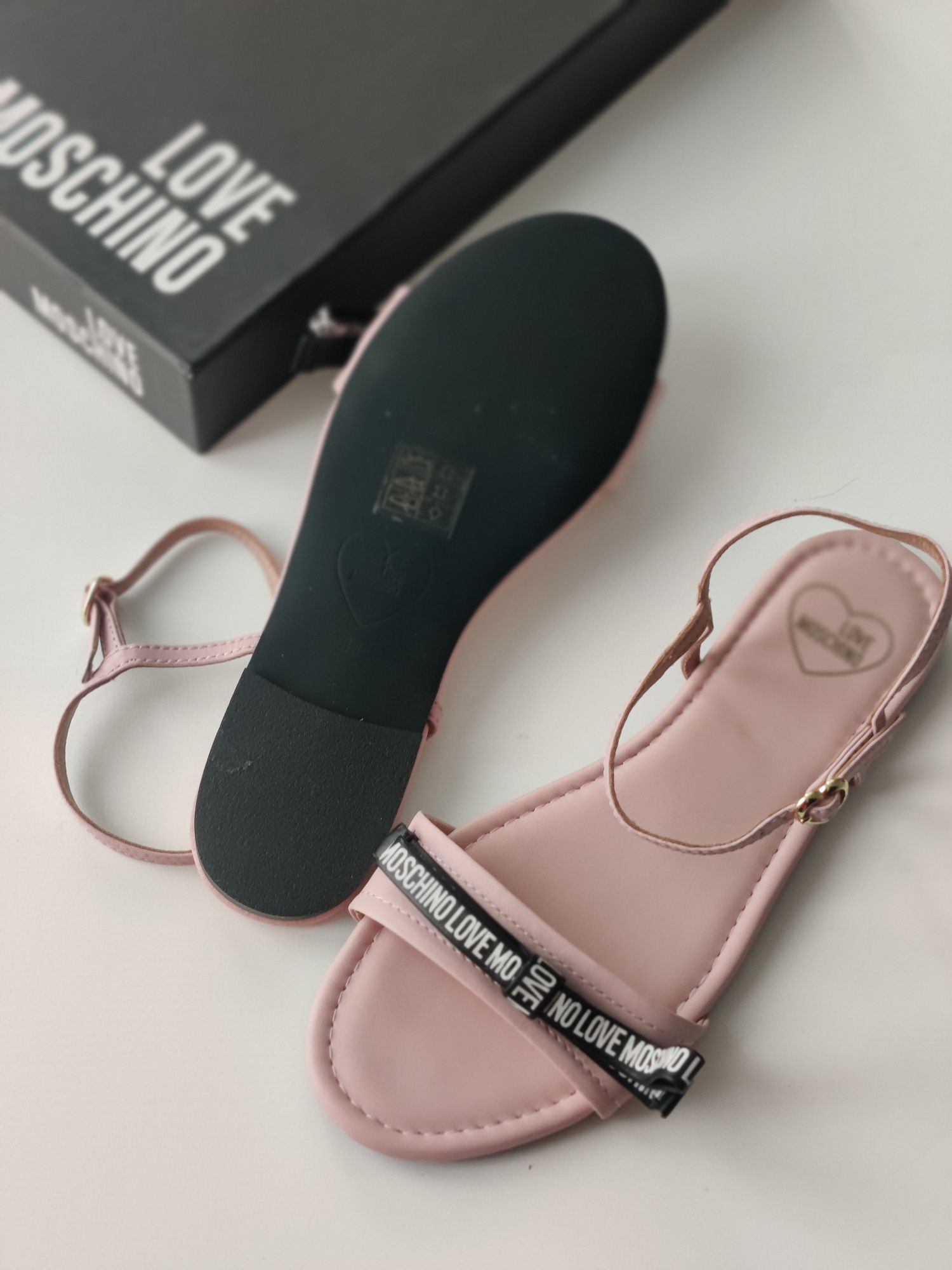 Босоніжки бренд Love Moschino розмір 38