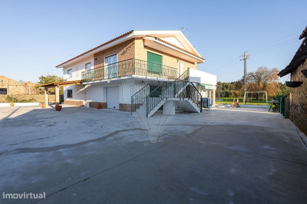 Moradia T4 para venda