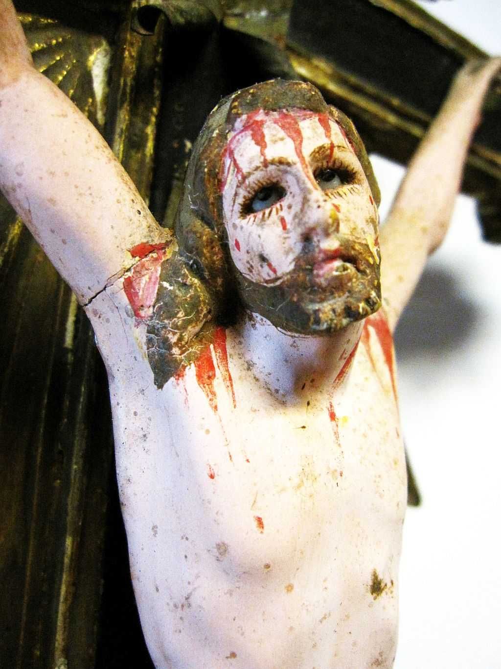 antigo crucifixo - madeira policromada-início Sec. XIX-66 cm de altura